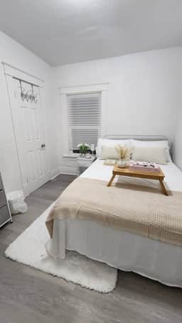 Renovated 2 Bedroom Unit - USA Side - Image 5