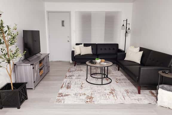 Grand Manor 2BR | USA Side | Free Parking - Image 1