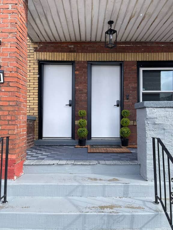 Renovated 2 Bedroom Unit - USA Side - Image 2