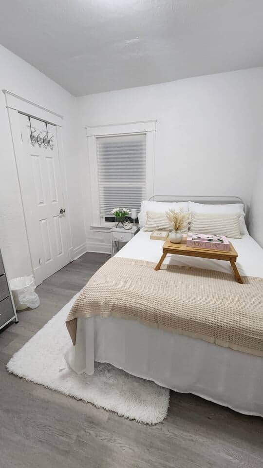 Renovated 2 Bedroom Unit - USA Side - Image 5