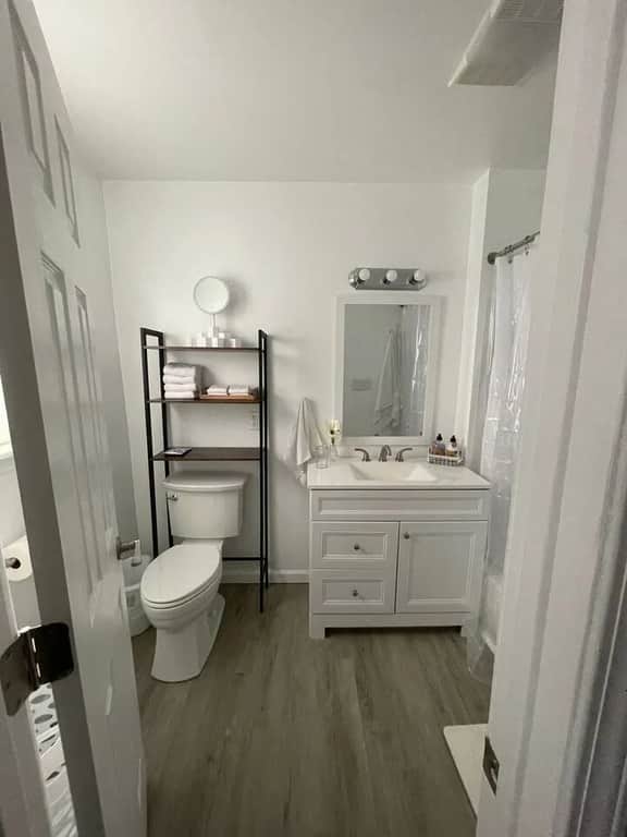 Renovated 2 Bedroom Unit - USA Side - Image 4
